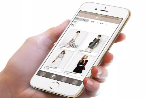 服装门店电商APP开发能结合线上线下发展，提升品牌价值